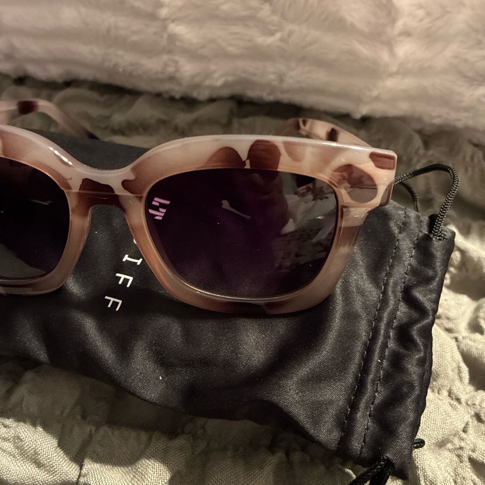 Diff ladies 56mm makay square sunglasses with case - Picture 6 of 7